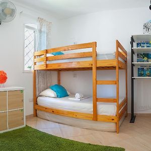 Dormitory Room Mixed